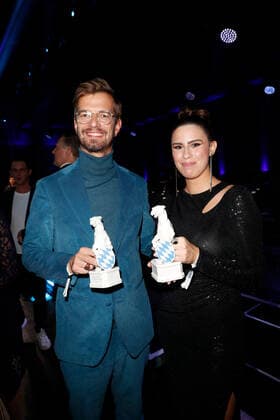 Blue Panther TV Streaming Award ceremony in Munich Award winner Joko Winterscheidt and award winner Salwa Houmsi after the Blue Panther Bavarian Television Award ceremony at BMW Welt in Munich. Copyright: xEventpressxGolejewskix