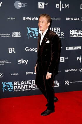 Blue Panther TV Streaming Award ceremony in Munich Matthias Schweighöfer on the red carpet at the Blue Panther Bavarian Television Award ceremony at the BMW Welt in Munich Copyright: xEventpressxGolejewskix