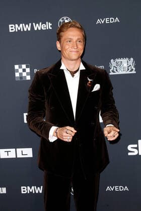 Blue Panther TV Streaming Award ceremony in Munich Matthias Schweighöfer on the red carpet at the Blue Panther Bavarian Television Award ceremony at the BMW Welt in Munich Copyright: xEventpressxGolejewskix