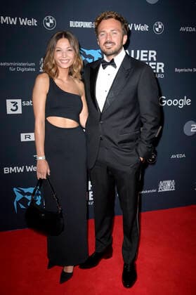 Lena Meckel with boyfriend Michael Groeger at the award ceremony of the Blue Panther TV Streaming Award 2022 in the BMW World Munich, 19 10 2022 Foto:xF.xKernx xFuturexImage