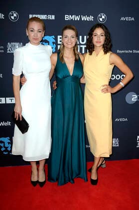 Lisa Maria Potthoff, Judith Gerlach and Soma Pysall at the award ceremony of the Blauer Panther TV Streaming Award 2022 at BMW Welt Munich, 19 10 2022 Foto:xF.xKernx xFuturexImage