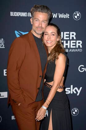 Wayne Carpendale with wife Annemarie Carpendale at the award ceremony of the Blue Panther TV Streaming Award 2022 in the BMW World Munich, 19 10 2022 Foto:xF.xKernx xFuturexImage