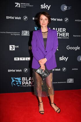 Julia Koschitz award ceremony Blue Panther TV Streaming Award 2022 honor, award, prize BMW World Munich 19 October 2022
