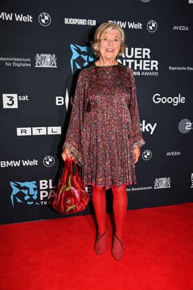 Jutta Speidel award ceremony Blue Panther TV Streaming Award 2022 honor, award, prize BMW World Munich 19 October 2022