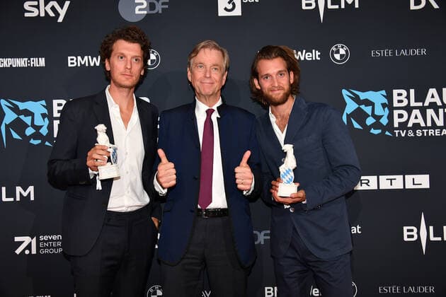 Claus Kleber with Benji Bergmann and Jono Bergmann Blue Panther TV Streaming Award 2022 Honoring, Award, Prize BMW World Munich 19 October 2022