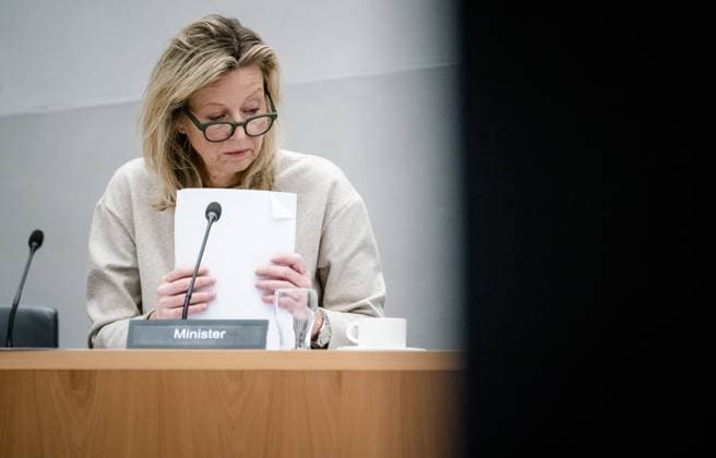 2022-10-20 11:41:40 THE HAGUE - Kajsa Ollongren, Minister of Defence, during the committee debate in the House of Representatives on defence, security and defense integrity. ANP BART MAAT netherlands out - belgium out *** 2022 10 20 11 41 40 THE HAGUE Kajsa Ollongren, Minister of Defense, during the committee debate in the House of Representatives on defense, security and defense integrity ANP BART MAAT netherlands out belgium out  Copyright: xx x456475812x originalFilename: 456475812.jpg
