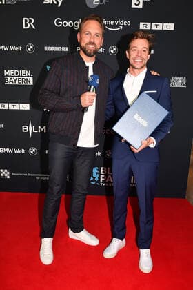Steven Gaetjen and Tobias Krell at the Blue Panther TV Streaming Award 2022 ceremony formerly Bavarian Television Award on 19 10 2022 in Munich Blue Panther TV Streaming Award 2022 ceremony in Munich