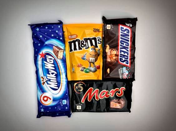 21.10.2022, Zusammenstellung von Produkten aus dem Mars-Lebensmittelkonzern. Thema Streit um Preise: Mars stellt Lieferungen an Rewe und Edeka ein, weil sie die Preiserhöhungen nicht mitgehen. 21.10.2022, Mars Konzern 21.10.2022, Mars Konzern *** 21 10 2022, compilation of products from Mars food group issue dispute over prices Mars stops supplies to Rewe and Edeka for not going along with price increases 21 10 2022, Mars group 21 10 2022, Mars group