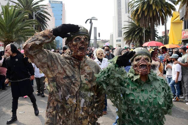 15th Annual Zombie Walk in Mexico October 22, Mexico City, Mexico: A participant walks during the 15th anniversary march of the annual Zombie Walk at Revolution Monumento. on October 22, 2022 in Mexico City, Mexico. (Photo by Carlos Tischler Eyepix Group) Copyright: xCarlosxTischler EyepixxGroupx CT_22102022_79439