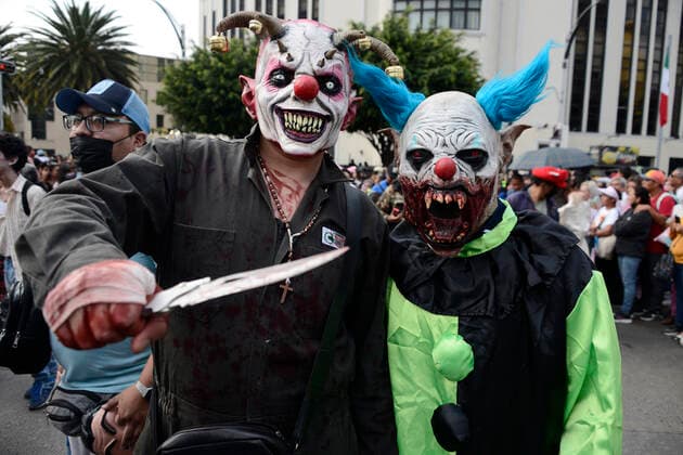 15th Annual Zombie Walk in Mexico October 22, Mexico City, Mexico: A participant walks during the 15th anniversary march of the annual Zombie Walk at Revolution Monumento. on October 22, 2022 in Mexico City, Mexico. (Photo by Carlos Tischler Eyepix Group) Copyright: xCarlosxTischler EyepixxGroupx CT_22102022_79451