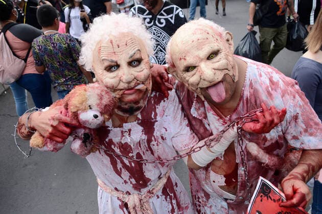 15th Annual Zombie Walk in Mexico October 22, Mexico City, Mexico: A participant walks during the 15th anniversary march of the annual Zombie Walk at Revolution Monumento. on October 22, 2022 in Mexico City, Mexico. (Photo by Carlos Tischler Eyepix Group) Copyright: xCarlosxTischler EyepixxGroupx CT_22102022_79455