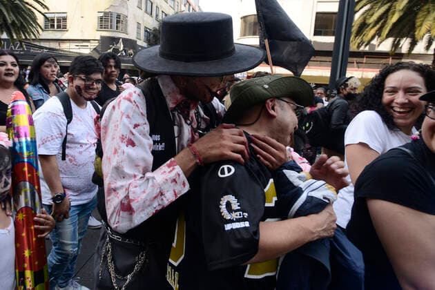 15th Annual Zombie Walk in Mexico October 22, Mexico City, Mexico: A participant walks during the 15th anniversary march of the annual Zombie Walk at Revolution Monumento. on October 22, 2022 in Mexico City, Mexico. (Photo by Carlos Tischler Eyepix Group) Copyright: xCarlosxTischler EyepixxGroupx CT_22102022_79464
