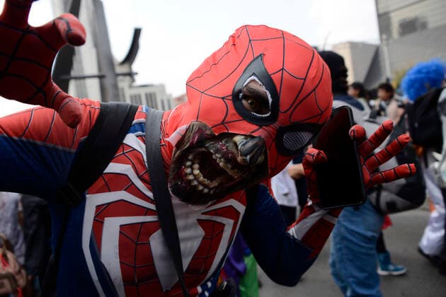 October 22, Mexico City, Mexico: A participant walks during the 15th anniversary march of the annual Zombie Walk at Revolution Monumento. on October 22, 2022 in Mexico City, Mexico. Mexico City Mexico - ZUMAe321 20221022_zia_e321_022 Copyright: xCarlosxTischler EyepixxGroupx