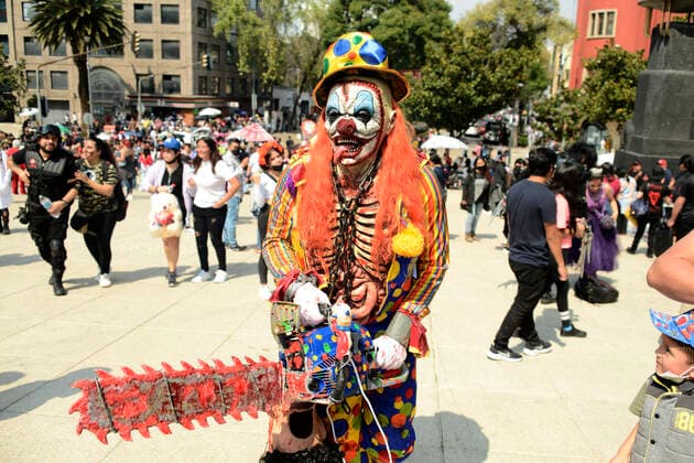 October 22, Mexico City, Mexico: A participant walks during the 15th anniversary march of the annual Zombie Walk at Revolution Monumento. on October 22, 2022 in Mexico City, Mexico. Mexico City Mexico - ZUMAe321 20221022_zia_e321_005 Copyright: xCarlosxTischler EyepixxGroupx