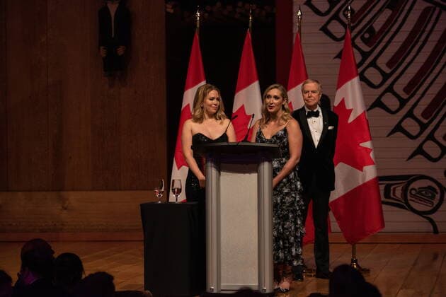 October 22, 2022, Gatineau, PQ, Canada: Senior Reporter for CBC s Parliamentary Bureau Ashley Burke, centre, delivers remarks after being awarded The Charles Lynch Award For Outstanding Coverage of National Affairs at the Parliamentary Press Gallery Dinner at the Museum of History in Gatineau, Que., on Saturday, Oct. 22, 2022. Gatineau Canada - ZUMAc35_ 20221022_zaf_c35_038 Copyright: xSpencerxColbyx