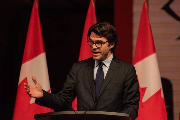 October 22, 2022, Gatineau, PQ, Canada: Jean-Frederic Legare-Tremblay delivers remarks after receiving the Fonds quebecois en journalisme international (FQJI) grant at the Parliamentary Press Gallery Dinner at the Museum of History in Gatineau, Que., on Saturday, Oct. 22, 2022. Gatineau Canada  - ZUMAc35_ 20221022_zaf_c35_051 Copyright: xSpencerxColbyx