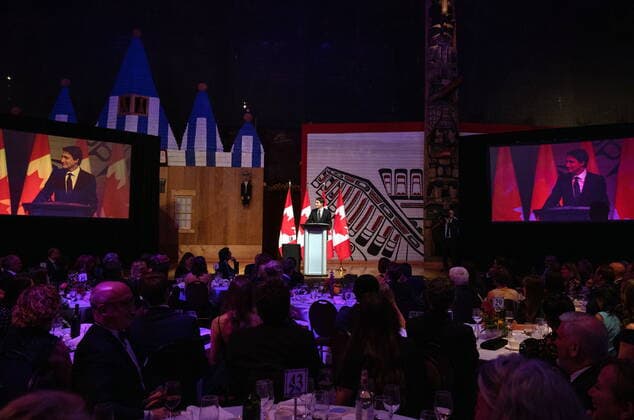 October 22, 2022, Gatineau, PQ, Canada: Prime Minister Justin Trudeau speaks at the Parliamentary Press Gallery Dinner at the Museum of History in Gatineau, Que., on Saturday, Oct. 22, 2022. Gatineau Canada  - ZUMAc35_ 20221022_zaf_c35_062 Copyright: xSpencerxColbyx