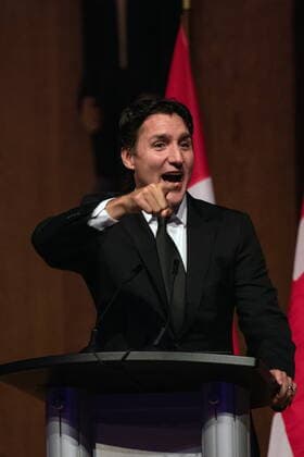 October 22, 2022, Gatineau, PQ, Canada: Prime Minister Justin Trudeau speaks at the Parliamentary Press Gallery Dinner at the Museum of History in Gatineau, Que., on Saturday, Oct. 22, 2022. Gatineau Canada  - ZUMAc35_ 20221022_zaf_c35_063 Copyright: xSpencerxColbyx