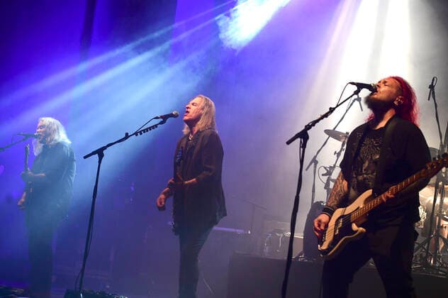 Marshall Gill, Justin Sullivan and Ceri Monger of New Model Army live at a 40th Anniversary Tour concert at Capitol Hanover, 23 10 2022. Foto:xN.xHeuselx xFuturexImage