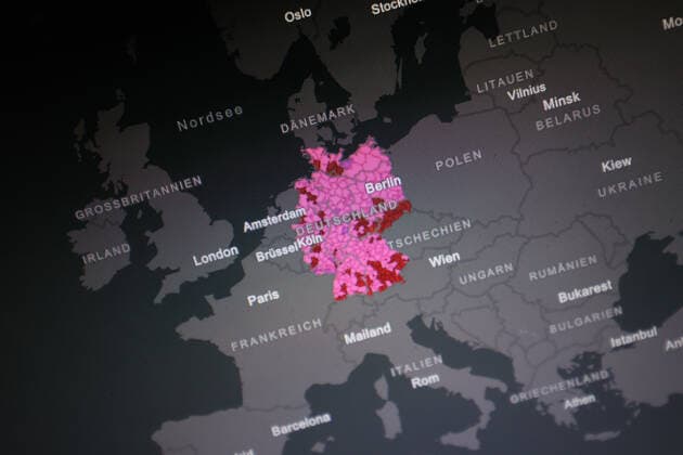 RKI dashboard, 7 day incidence is now 570.2 7 day incidence, RKI dashboard on a monitor on 25 10 2022 in Siegen Germany.