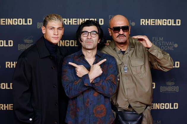 Bilder des Jahres 2022, Entertainment 10 Oktober Entertainment Themen der Woche KW43 Schauspieler Emilio Sakraya, Regisseur Fatih Akin und Musiker Xatar (Giware Hajabi) bei der Premiere von Rheingold auf dem 32. Film Festival Cologne 2022 im Cinedom. Köln, 24.10.2022 NRW Deutschland *** Actor Emilio Sakraya, director Fatih Akin and musician Xatar Giware Hajabi at the premiere of Rheingold at the 32 Film Festival Cologne 2022 at Cinedom Cologne, 24 10 2022 NRW Germany. Copyright: xChristophxHardtx