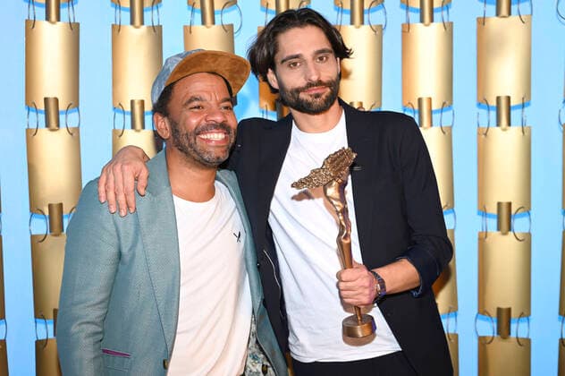 Simon Pearce and Nektarios Vlachopoulos at the Bavarian Cabaret Award 2022 at the Lustspielhaus Munich, 24 10 2022 Foto:xR.xHeinex xFuturexImage