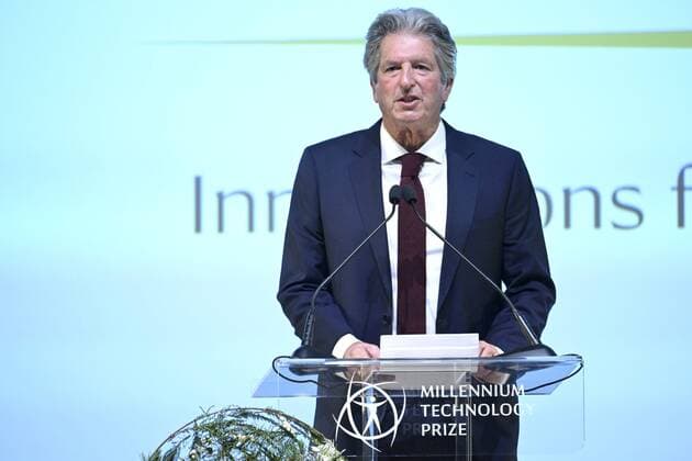 News Themen der Woche KW43 News Bilder des Tages The 2022 Millennium Technology Prize winner, Scientia Professor Martin Green of the UNSW Sydney during the prize ceremony at the Millennium Innovation Forum in Helsinki, Finland, on October 25, 2022. Professor Green was awarded for his innovation that has transformed the production of solar energy. The 1 million euros global award for technology is conferred every two years. Helsinki Finland  Copyright: xHeikkixSaukkomaax LKLAPH20221025182857B302