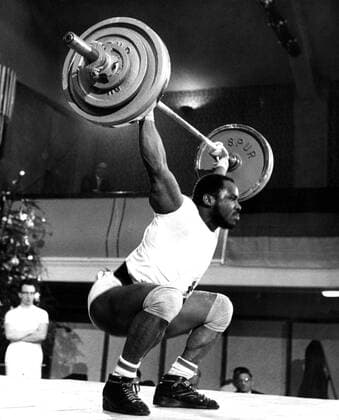 Bildnummer: 60248612 Datum: 05.01.1963 Copyright: imago United Archives International International Weightlifting match Great Britain v West Germany at Tottenham Municipal Hall . Louis Martin , the British Gold Medalist at the Empire Games in Australia breaking the British Empire and Commonwealth snatch heavyweight record of 310 lbs , although he is only a mid-heavyweight . 5th January 1963  kbdig 1963 hoch Weightlifter 60248612 Date 05 01 1963 Copyright Imago United Archives International International weightlifting Match Great Britain V WEST Germany AT Tottenham Municipal Hall Louis Martin The British Gold medalist AT The Empire Games in Australia Breaking The British Empire and Commonwealth Snatch Heavyweig - ZUMA1013 imago1013430961h Copyright: xIMAGO imagoxstock&peoplex