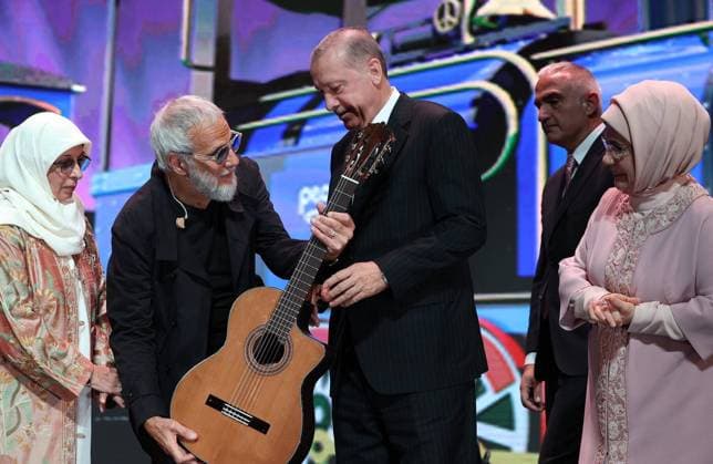 Turkish President Recep Tayyip Erdogan attends a concert for Youssef Islam in Ankara, Turkey Turkish President Recep Tayyip Erdogan attends a concert for Youssef Islam in Ankara, Turkey, on October 26, 2022. Photo by Turkish presidency apaimages Ankara Ankara Turkey 261022_ANKARA_TP_2_00 (2) Copyright: xapaimagesxTurkishxpresidencyx xapaimagesx