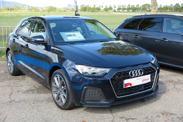 Audi A1 Sportback 35 TFSI (2. Generation, Typ GB, Farbe: Mythosschwarz Metallic Schwarz) des Gebrauchtwagenprogramm Audi Occasion Plus, Salon de l Auto, 30. Salon du vÃ hicule neuf et occasion, 23.-25.09.2022, Auto, Messe, Automesse, Autoausstellung, Neuwagen & Gebrauchtwagen, Base Nature Francois LÃ otard, Frejus (Frankreich) *** Audi A1 Sportback 35 TFSI 2 generation, type GB, color Mythos Black Metallic Black of the used car program Audi Occasion Plus, Salon de l Auto, 30 Salon du vÃ hicule neuf et occasion, 23 25 09 2022, car, fair, car show, car exhibition, new car used cars, Base Nature Francois LÃ otard, Frejus France