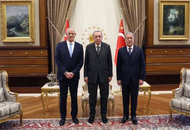 News Themen der Woche KW43 News Bilder des Tages Turkish President Recep Tayyip Erdogan meets Israeli Defense Minister Benny Gantz in Ankara Turkish President Recep Tayyip Erdogan meets Israeli Defense Minister Benny Gantz in Ankara, on October 27, 2022. Photo by Turkish presidency apaimages Ankara Ankara Turkey 271022_ANKARA_TP_00 (1) Copyright: xapaimagesxTurkishxpresidencyx xapaimagesx