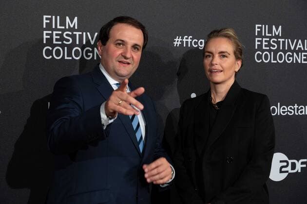 f l Nathanael LIMINSKI, Head of the State Chancellery NRW, Nina HOSS, actress, red carpet, red carpet show, arrival, arrival, Film Festival Cologne awards in Cologne, 27 10 2022