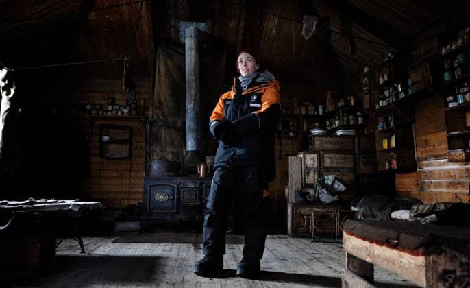 New Zealand Prime Minister Jacinda Ardern in Ernest Shackleton s Nimrod Expedition hut during a visit to Scott Base in Antarctica, Thursday, October 27, 2022 (AAP Image Pool, Mike Scott) NO ARCHIVING SCOTT BASE ANTARCTICA AUSTRALIA *** New Zealand Prime Minister Jacinda Ardern in Ernest Shackleton s Nimrod Expedition hut during a visit to Scott Base in Antarctica, Thursday, October 27, 2022 AAP Image Pool, Mike Scott NO ARCHIVING SCOTT BASE ANTARCTICA AUSTRALIA Poolfoto AAPIMAGE ,EDITORIAL USE ONLY