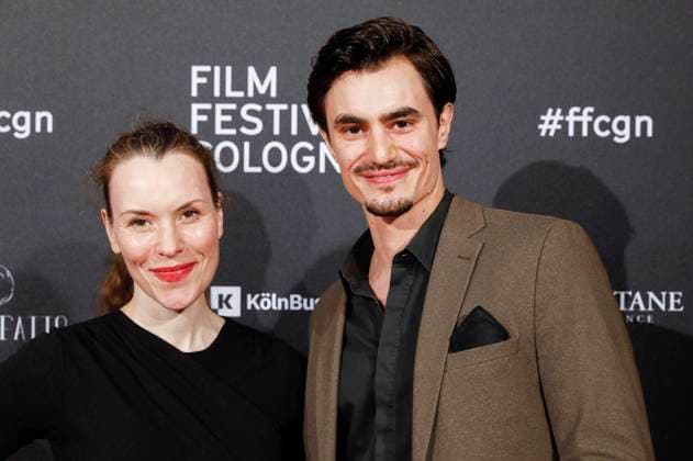 Antonia Bergmann with company at the Film Festival Cologne Awards at the 32 Film Festival Cologne 2022 at E Werk Cologne, 27 10 2022. Foto:xR.xSchmiegeltx xFuturexImage
