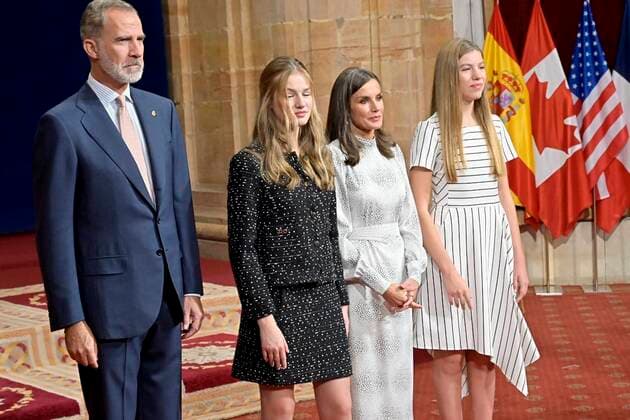 Spanish King Felipe VI and Queen Letizia with daughters Princess of Asturias Leonor de Borbon and Sofia de Borbon during an audience with the awarded the Asturias medal 2022 in Oviedo, on Friday 28 October 2022 Cordon Press