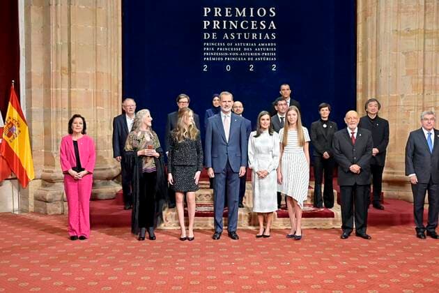 Spanish King Felipe VI and Queen Letizia with daughters Princess of Asturias Leonor de Borbon and Sofia de Borbon during an audience with the awarded the Asturias medal 2022 in Oviedo, on Friday 28 October 2022 Cordon Press