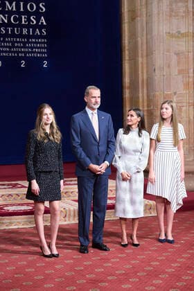 28-10-2022 Oviedo Queen Letizia and King Felipe and Princess Leonor and Princess Sofia during the 2022 Princess of Asturias award ceremony at the Reconquista Hotel in Oviedo. No Spain Â  Copyright: xPPEx