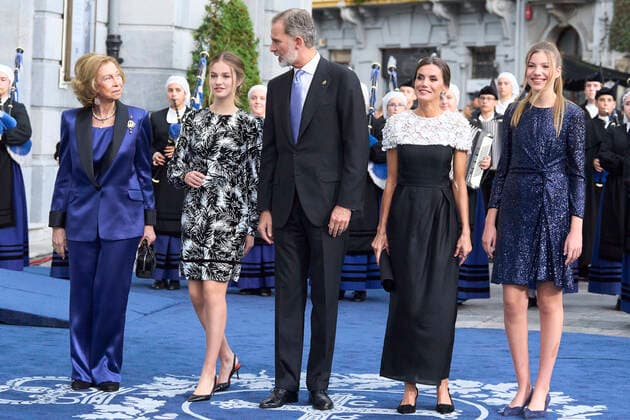 28-10-2022 Campoamor Queen Sofia and Princess Leonor and King Felipe and Queen Letizia and Princess Sofia attend the 2022 Princess of Asturias award ceremony at the Campoamor theatre in Oviedo. No Spain Â  Copyright: xPPEx