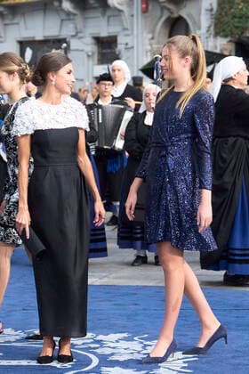 28-10-2022 Campoamor Queen Letizia and Princess Sofia attend the 2022 Princess of Asturias award ceremony at the Campoamor theatre in Oviedo. No Spain Â  Copyright: xPPEx