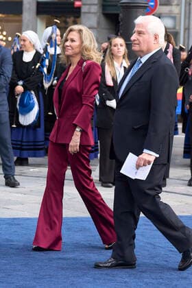 28-10-2022 Campoamor Alicia Koplowitz and Carlos Fitz-James Stuart, 19th Duke of Alba, attend the 2022 Princess of Asturias award ceremony at the Campoamor theatre in Oviedo. No Spain Â  Copyright: xPPEx