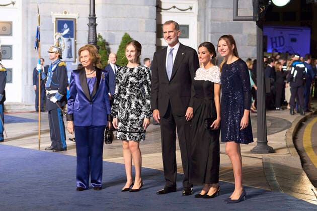 28-10-2022 Campoamor Queen Sofia and Princess Leonor and King Felipe and Queen Letizia and Princess Sofia attend the 2022 Princess of Asturias award ceremony at the Campoamor theatre in Oviedo. No Spain Â  Copyright: xPPEx