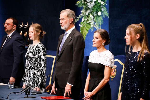28-10-2022 Campoamor Princess Leonor and King Felipe and Queen Letizia and Princess Sofia attend the 2022 Princess of Asturias award ceremony at the Campoamor theatre in Oviedo. No Spain Â  Copyright: xPPEx