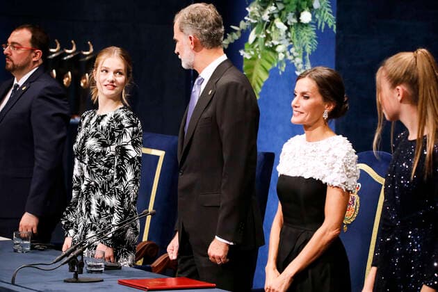 28-10-2022 Campoamor Princess Leonor and King Felipe and Queen Letizia and Princess Sofia attend the 2022 Princess of Asturias award ceremony at the Campoamor theatre in Oviedo. No Spain Â  Copyright: xPPEx