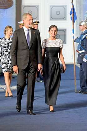 Spanish King Felipe VI and Queen Letizia with daughters Princess of Asturias Leonor de Borbon and Sofia de Borbon and Queen Sofia Leaves the Princess of Asturias Awards 2022 in Oviedo, on Friday 29 October 2022 Cordon Press