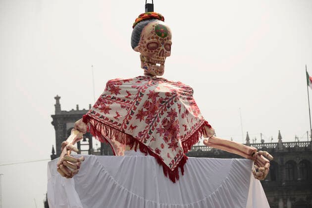 October 28, 2022, Mexico City, Mexico: View of the monumental catrinas that decorate the mega altar on the occasion of the Day of the Dead celebrations in the Mexico City downtown. on October 28, 2022 in Mexico City, Mexico. Mexico City USA - ZUMAe321 20221028_zia_e321_020 Copyright: xCarlosxTischler xEyepixxGroupx