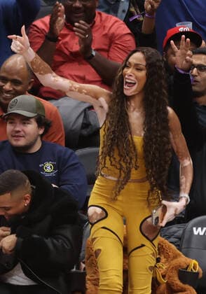 WASHINGTON, D.C. - OCTOBER 28: Winnie Harlow attends the Washington Wizards vs Indiana Pacers Game at the Capital One Arena in Washington, D.C. on October 28, 2022. Copyright: xmpi34x