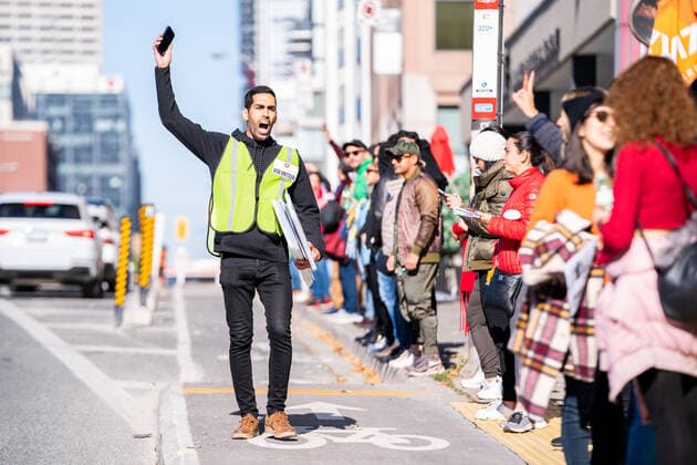 October 29, 2022, Toronto, Canada: People gather along Yonge street in protest against the Iranian government. Toronto Canada  - ZUMA 20221029_mda_m228_262 Copyright: xMichaelxChisholmx