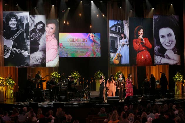 Nashville, Tenn. The Highwomen, Amanda Shires, Brittney Spencer, Brandi Carliile, and Natalie Hemby, perform during the Coal Miner s Daughter A Celebration of the Life and Music of Loretta Lynn at the Grand Ole Opry in Nashville, Tenn. Credit: Jamie Gilliam The Photo Access USA - 2022 - Coal Miner s Daughter A Celebration of the Life and Music of Loretta Lynn in Nashville, Tennessee.  Copyright: xJamiexGilliamx