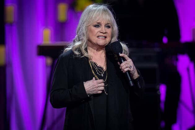 Nashville, Tenn. - Barbara Mandrell speaks during the Coal Miner s Daughter A Celebration of the Life and Music of Loretta Lynn at the Grand Ole Opry in Nashville, Tenn. Credit: Jamie Gilliam The Photo Access USA - 2022 - Coal Miner s Daughter A Celebration of the Life and Music of Loretta Lynn in Nashville, Tennessee.  Copyright: xJamiexGilliamx