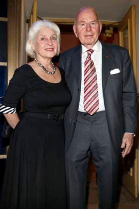 Christoph Stölzl mit Partnerin Larissa Miller bei der 100 Jahre Renaissance-Theater Berlin Gala im Renaissance-Theater. Berlin, 29.10.2022 *** Christoph Stölzl with partner Larissa Miller at the 100 Years Renaissance Theater Berlin Gala at the Renaissance Theater Berlin, 29 10 2022 Foto:xA.xBuggex xFuturexImage